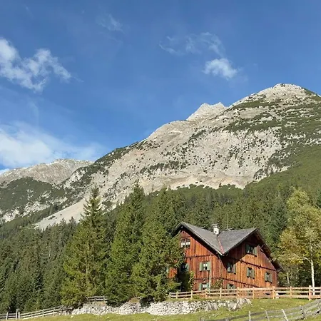 Gaestehaus Schoenberg * Leutasch
