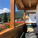 Gaestehaus Schoenberg Appartement Leutasch