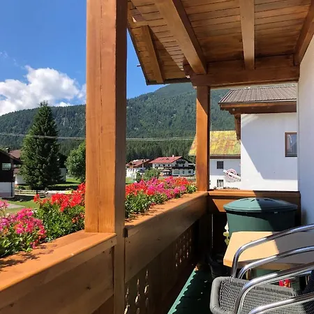 Gaestehaus Schoenberg Daire Leutasch